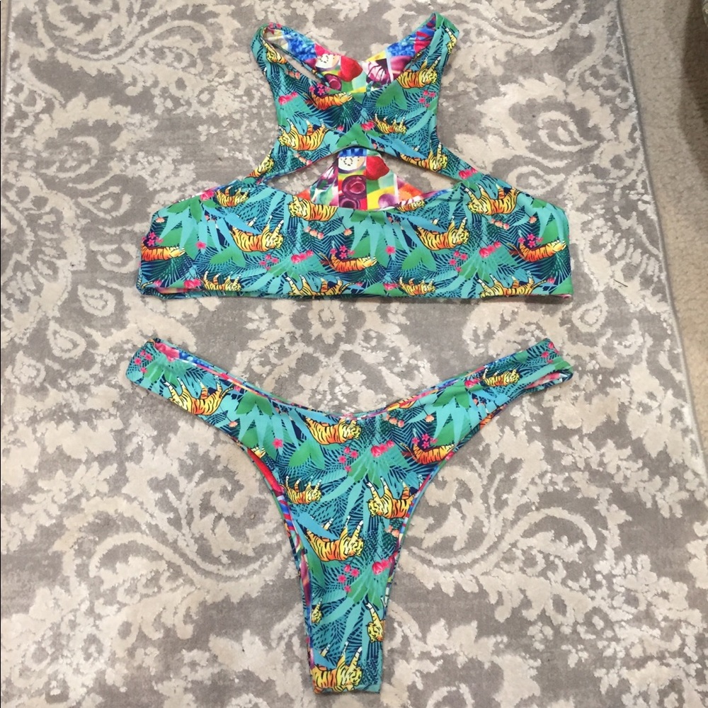 Reversible jungle print Bikini size S/M